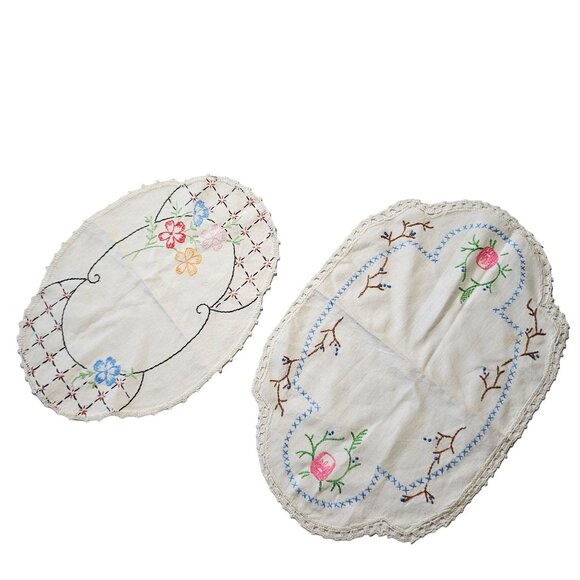 Vintage Hand embroidered Lace Detail Oval shaped napkin table linen handkerchief - Picture 10 of 11